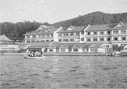 1960 年前后被称为“龙宫城”的洞爷湖万世阁